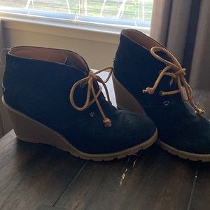 Black wedge Sperry’s